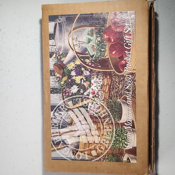 Longaberger Herb Marker & Seed Packet Gift Set Dill & Cilantro New In Bo… - Picture 1 of 9